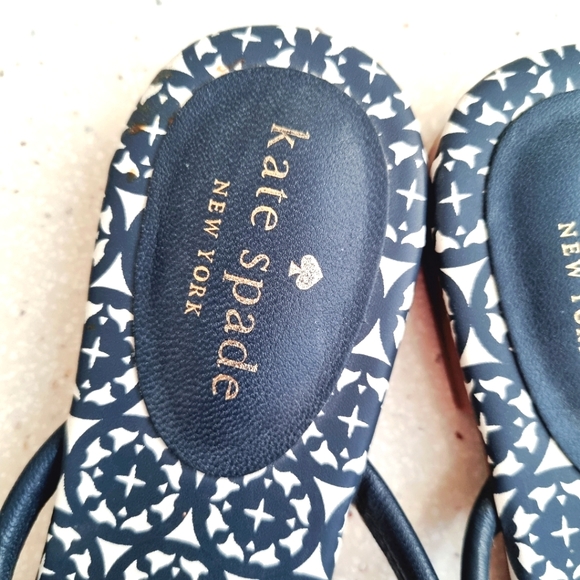 Kate Spade Size 6M Navy Sandals - Picture 6 of 7